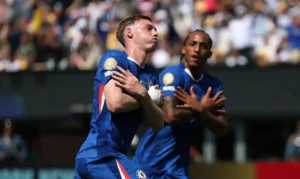 Sob a batuta de Palmer, Chelsea derrota PSG para conquistar o mundo