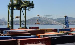 Tarifas dos EUA devem derrubar preços e afetar setores estratégicos