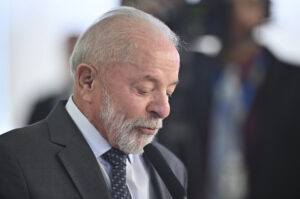 Lula decide que não vai sancionar aumento de deputados e joga desgaste para o Congresso