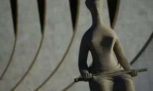 Câmara aprova criação de 160 funções comissionadas para STF