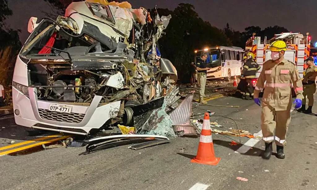 Lula se reúne com estudantes vítimas de acidente na BR-153